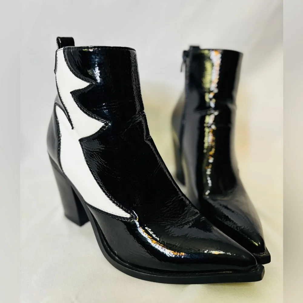 RARE Jeeini of Paris Black and‎ White Patent Leather Heel Ankles Boots 8.5